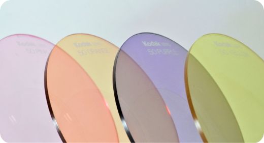 KODAK B2B Lens「Vivid」カラー、松江のメガネ店で取り扱い