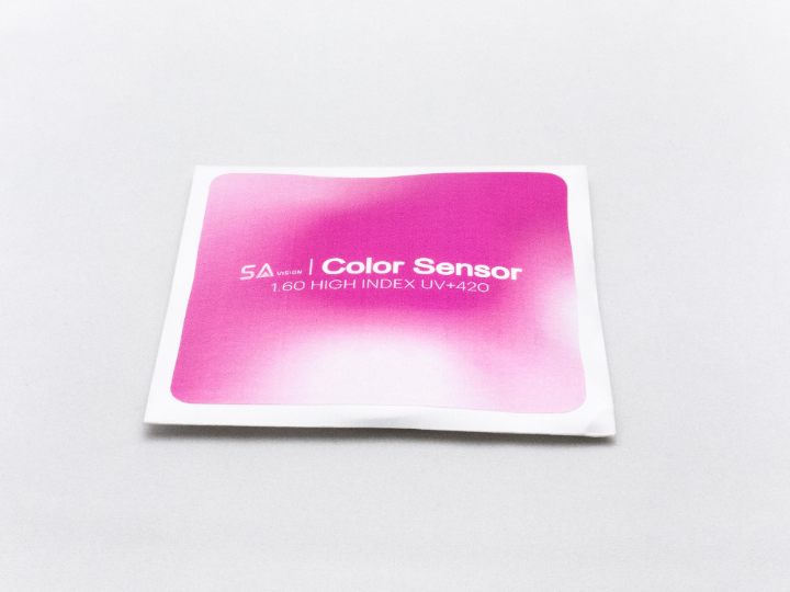 エスエイビジョン ColorSensor調光レンズの入荷袋