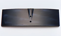 メガネフレームのフロントにカーブを付けるための金型。