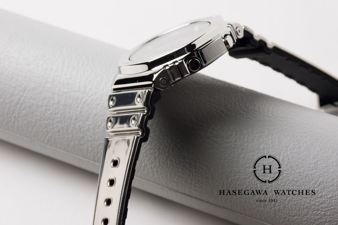 G-SHOCK GM-2100YRA-8AJF 側面 メタルベゼル ステンレス 松江市 長谷川時計店