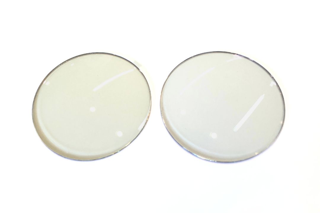 東海光学 ルティーナフォト2 グリーン ブルー 新色 紫外線照射前 透明状態 松江市 長谷川時計店